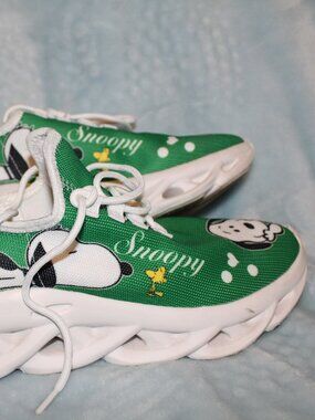 Women's Snoopy sneakers